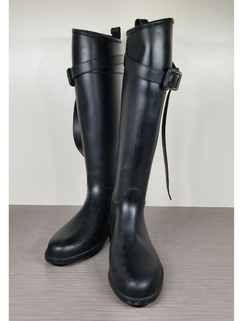 Burberry Knee High Belted Equestrian Rain Boots, Black, Womens Size 5 US / 35 - Picture 4 of 11